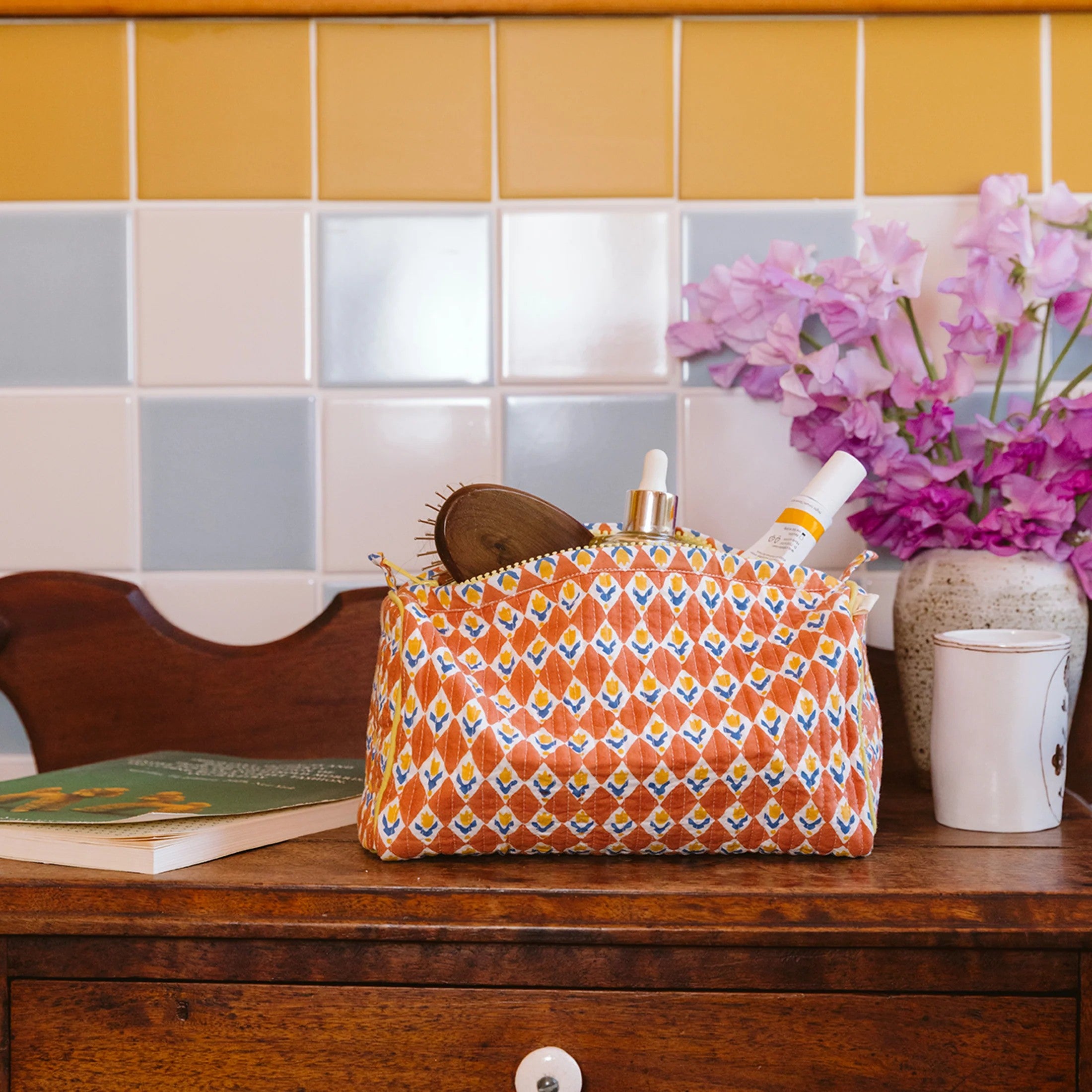 3-Size Rhombus Tulip Print Cosmetic Bag With Yellow Zipper Trim Accessories